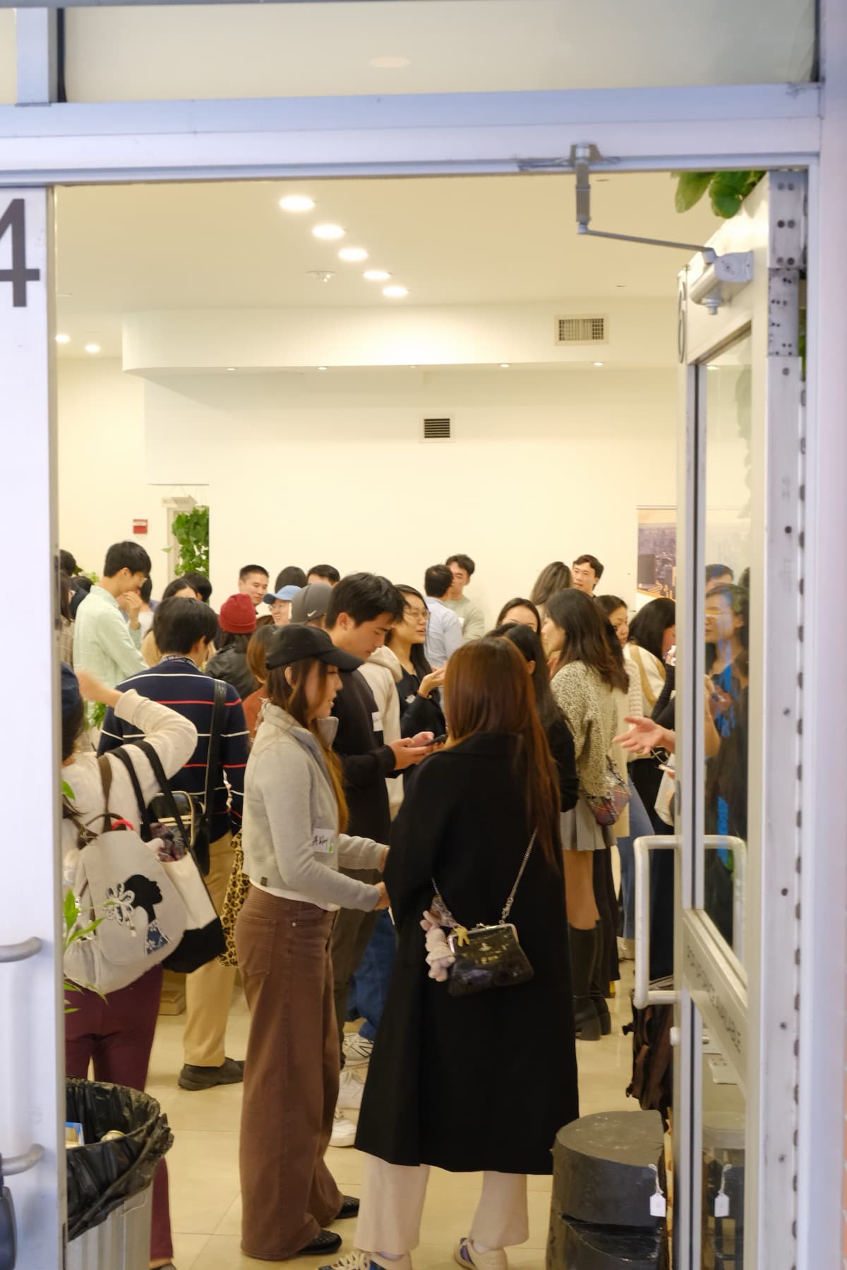 100+ founders, Hello Market (Oct 2025)