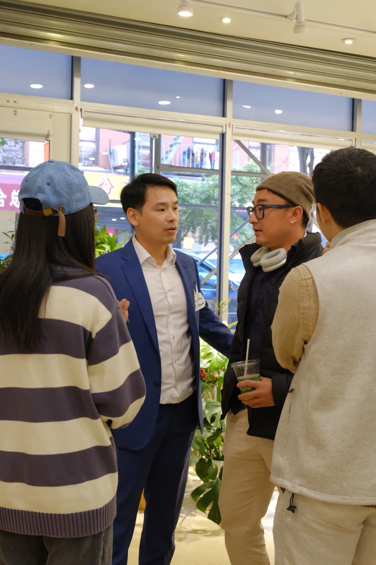 Founders chatting, Hello Market (Oct 2025)